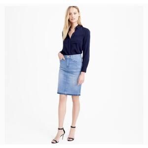 J Crew Frayed Hem Denim Pencil Skirt Size 28 Light Wash Minimal Casual NWT